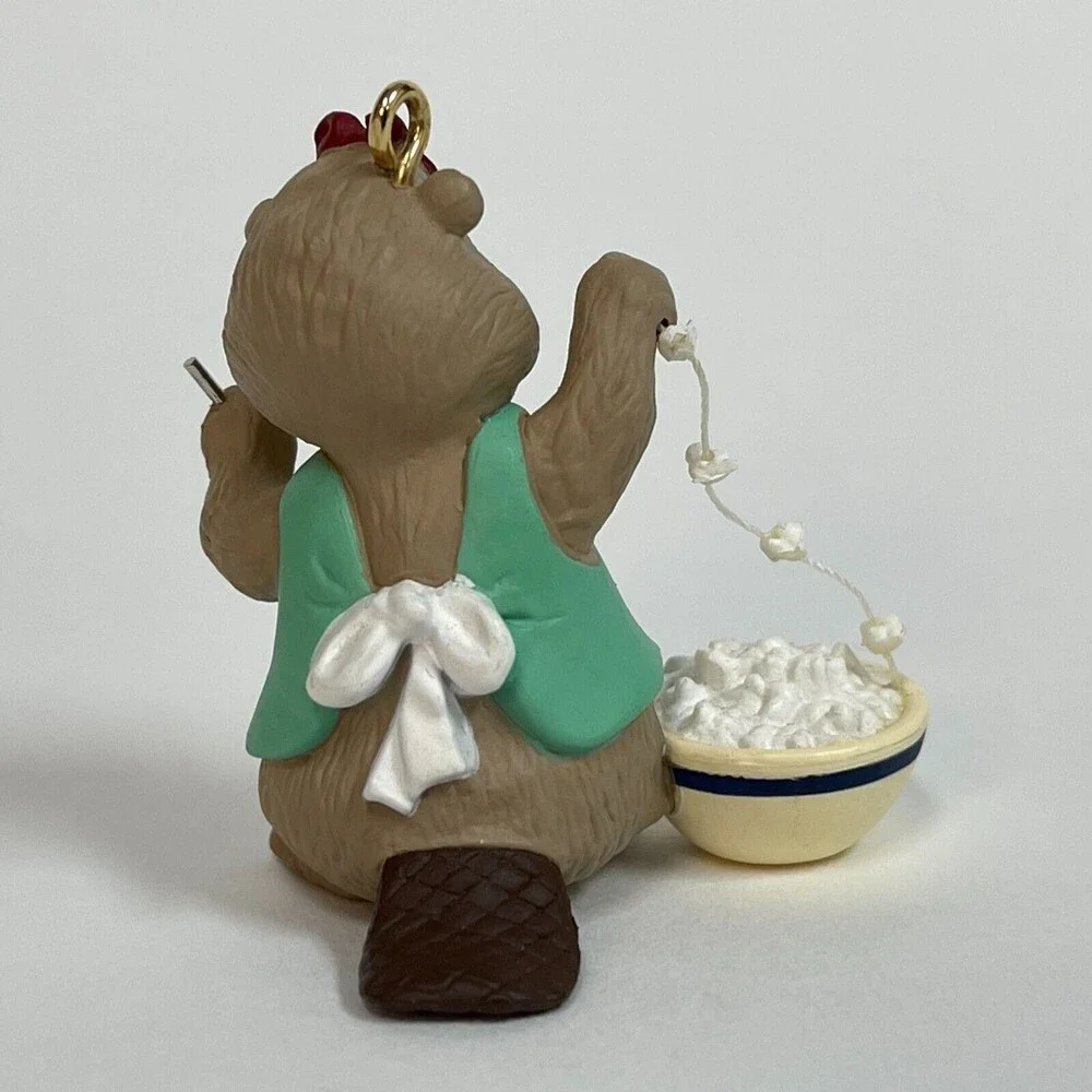 Hallmark Keepsake Mom 1995 Animal Christmas Tree‎ Ornament